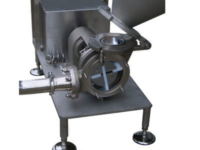 a rotary vane type machine that is gentle with even coarse minced meat